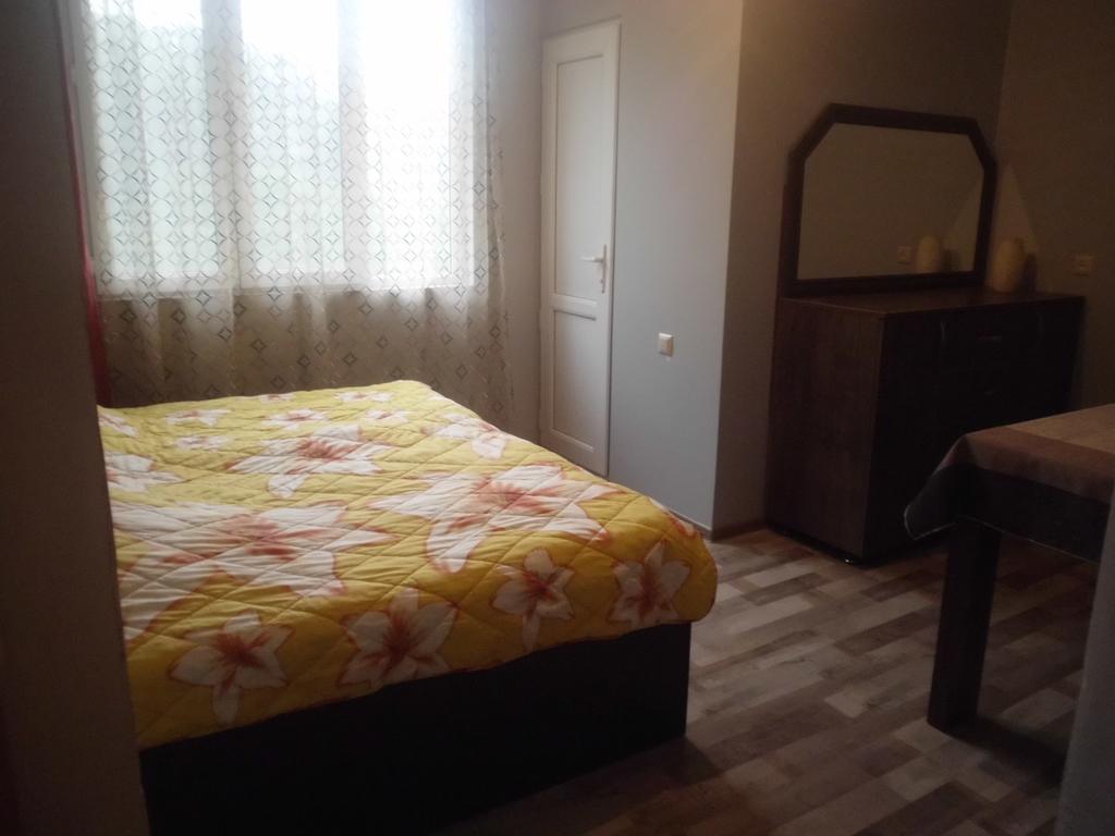 Gulnazi Andria Sarpi Exterior foto
